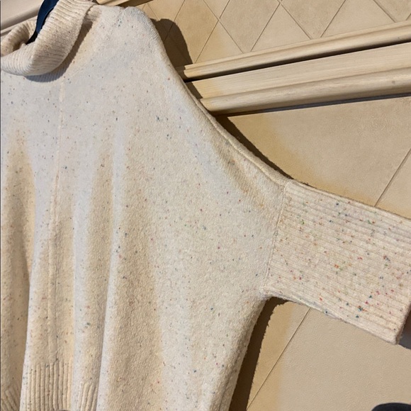 Women’s Loft Sweater Cowl Neck Open fit - Picture 5 of 7